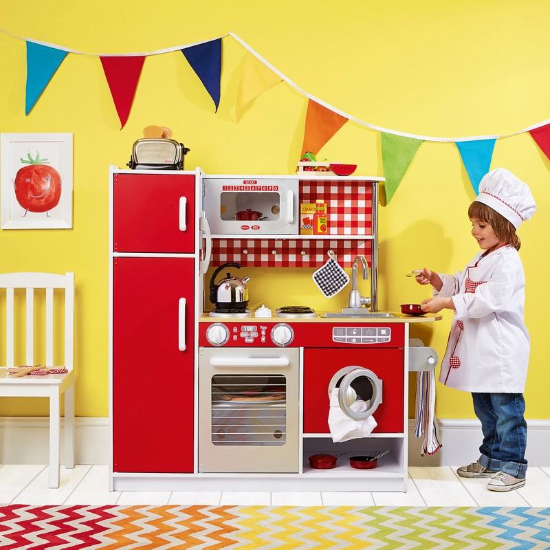 Kinderkueche-Holz-rot-modernes-Kinderzimmer-einrichten-Ideen