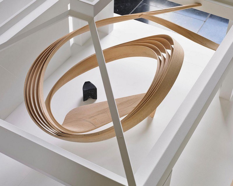 Schreibtisch-Holz-modern-Ideen-Stuhl-schwarz