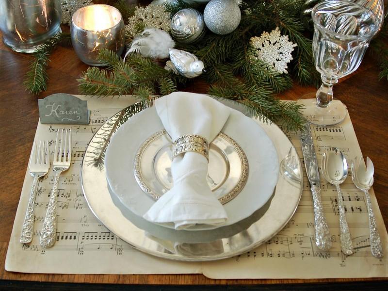 Weihnachtsdeko-Silber-Tisch-Notenpapier-Feder-Voegel