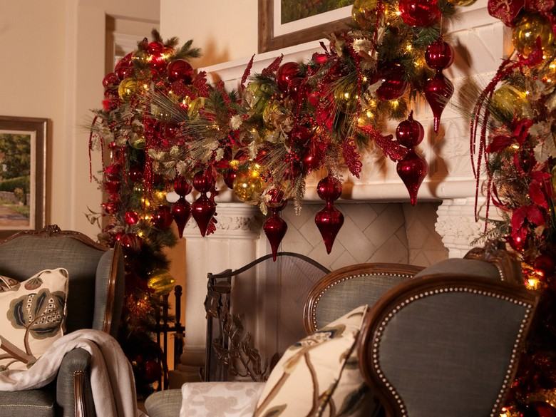 amerikanische-Weihnachtsdeko-Gold-Rot-Gruen-festlich-dekorieren