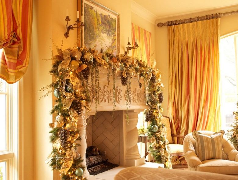 amerikanische-Weihnachtsdeko-Wohnzimmer-Girlande-Gold-Farbe