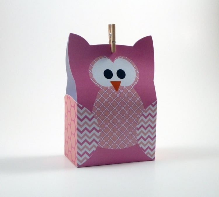 bastelvorlagen-herbst-eule-kinder-box-geschenkbox-falten-pink-mini-waescheklammer