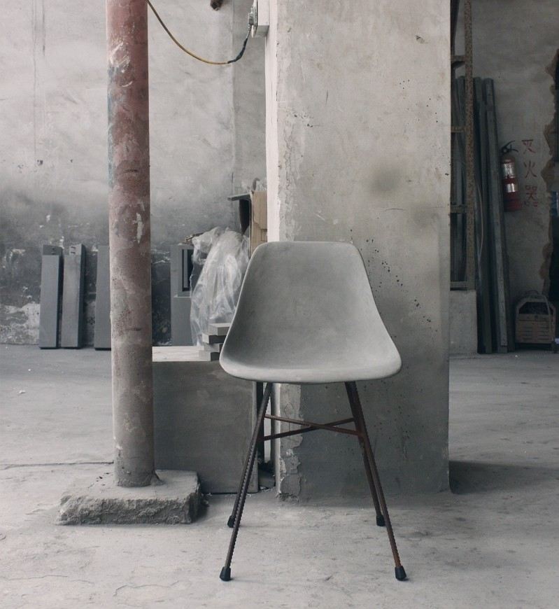 beton-design-modern-stuhl-schale-metallgestell-beine-minimalistisch