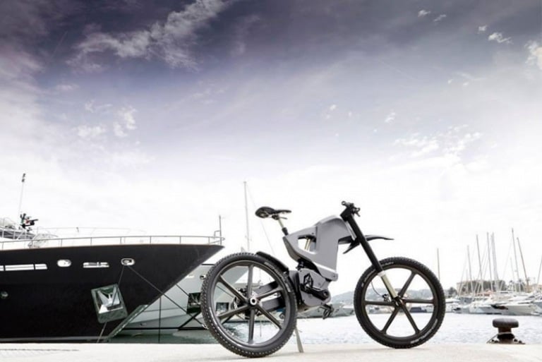 elektrisches-fahrrad-motorrad-design-attraktiv-hafen-fahren-zeitgenoessisch