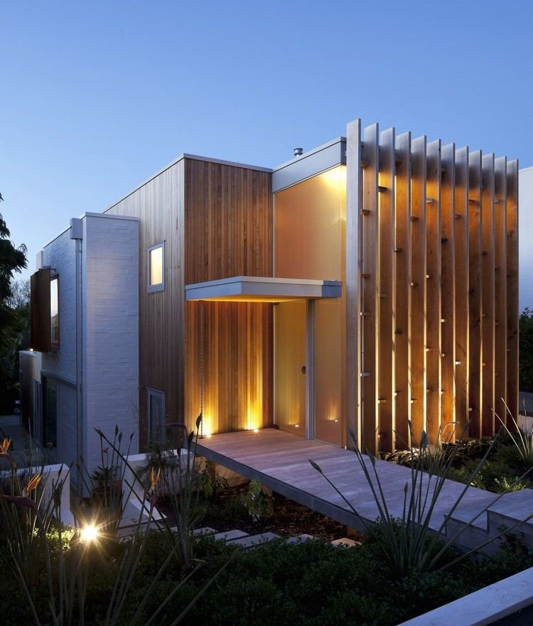 Moderne Holzfassade haus-nachtbeleuchtung-Brown-Vujcich-House