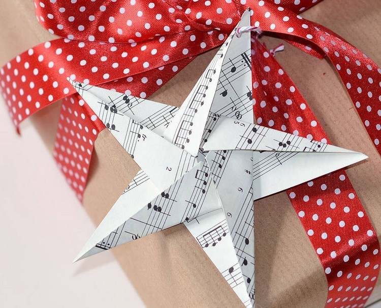 Origami Stern falten weihnachten-notenblatt-geschenkanhaenger