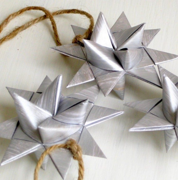 origami-stern-falten-weihnachten-silberne-froebelsterne-baumschmuck