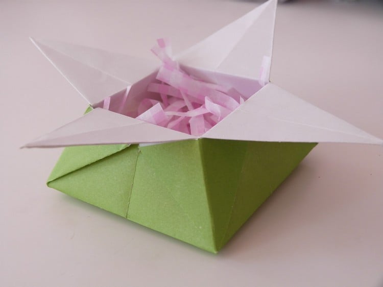 origami-weihnachten-falten-faltanleitung-schachtel
