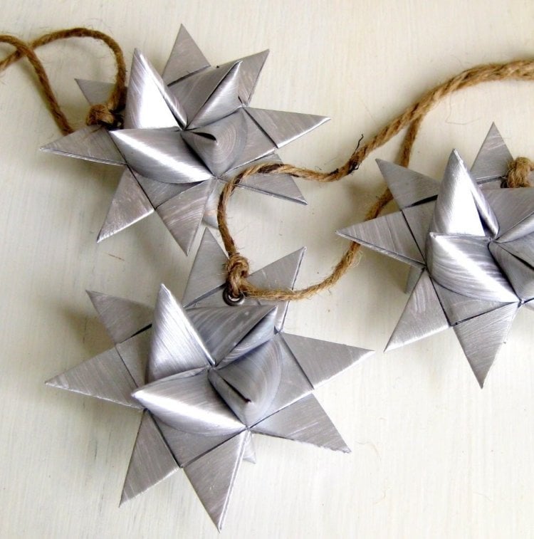 origami-weihnachten-falten-faltanleitung-sterne-silber-papier-jute-schnur