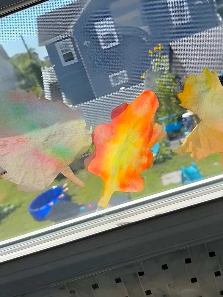 Schöne Herbstbilder fürs Fenster aus Kaffeefiltern