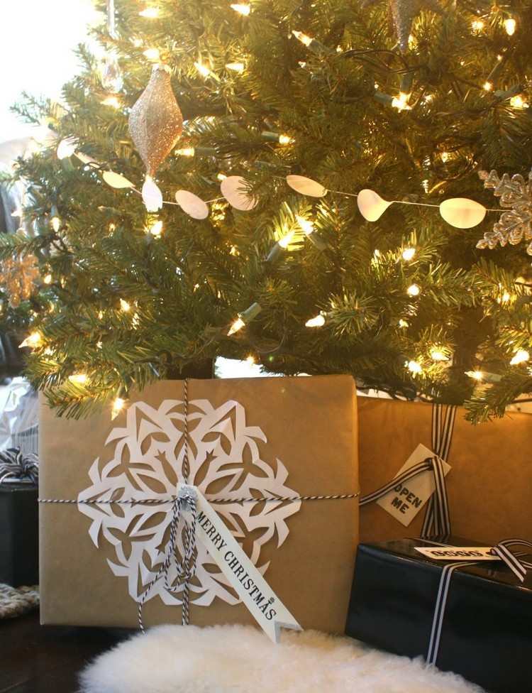 weihnachtsdeko-selber-basteln-geschenke-verpacken-braunpapier-schneeflocke