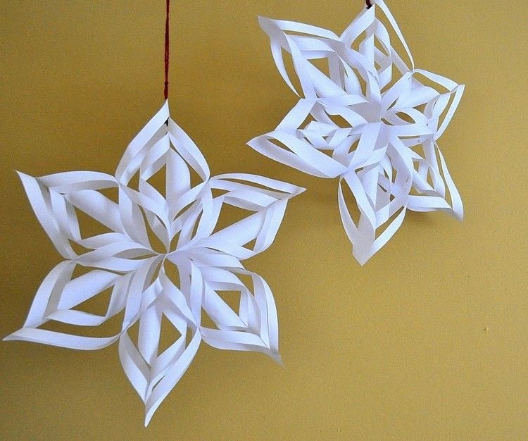 weihnachtsdeko-selber-basteln-papier-3d-schneeflocken