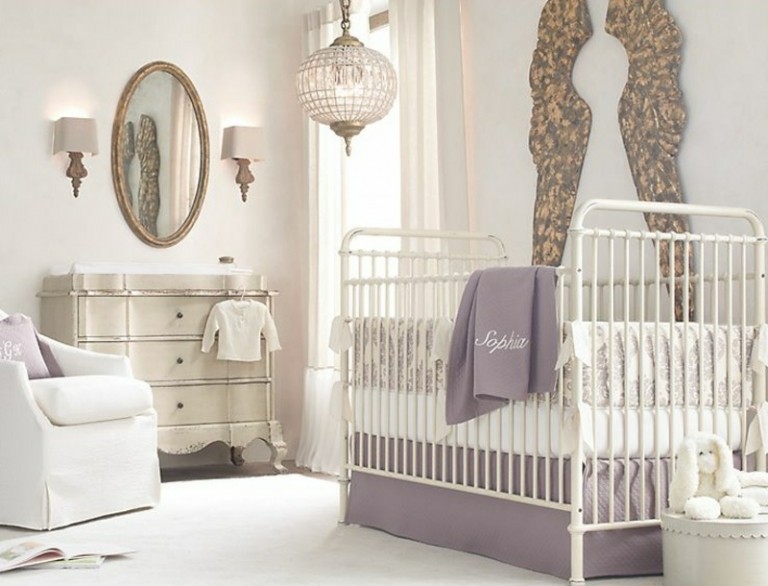 Babyzimmer-Weiss-Lavendel-Wandgestaltung-Ideen-modern