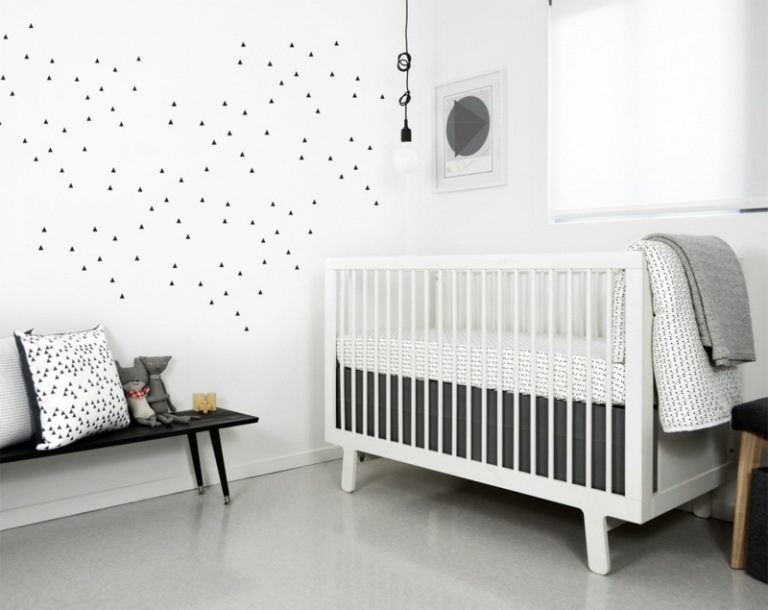 Babyzimmer-Weiss-einrichten-Ideen-Wandgestaltung-Punkte