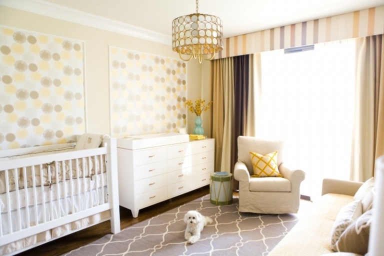 Babyzimmer-Weiss-modern-gelb-gestalten-Beispiele