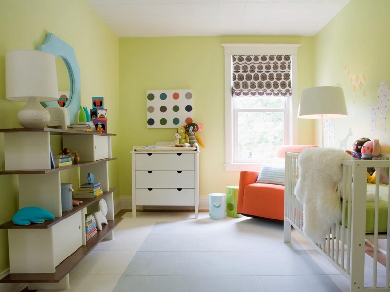 Babyzimmer-einrichten-Ideen-Maedchen-gelbe-Wand-Ideen-skandinavischer-Stil