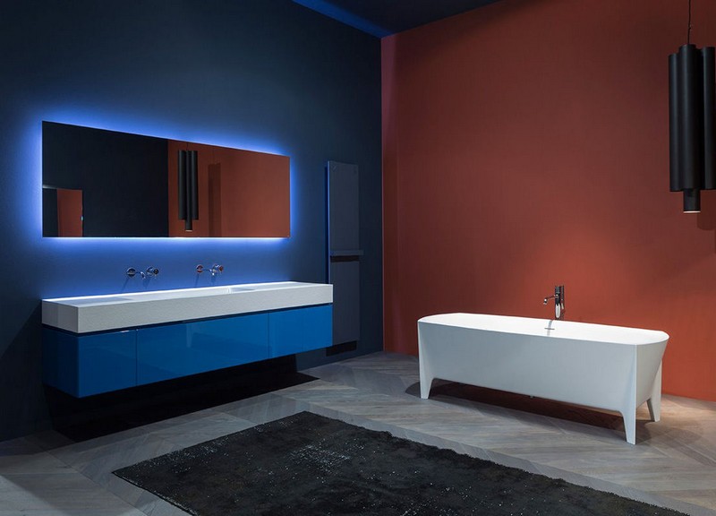 Badspiegel-Beleuchtung-LED-Waschtisch-weiss-Unterschrank-blau