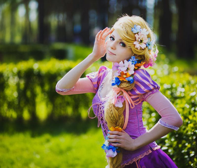 Halloween Make up und Frisuren-Rapunzel-Ideen-Seitenzopf-Blumen