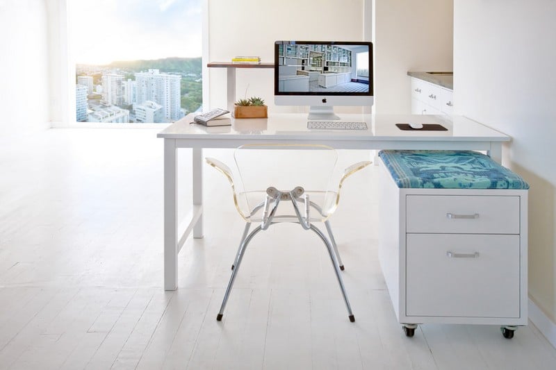 Home-Office-einrichten-Raum-frei-Bewegung-Ideen-Acryl-Stuhl