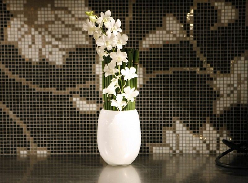 Mosaikfliesen-Kueche-Rueckwand-Blumenmuster-Ideen
