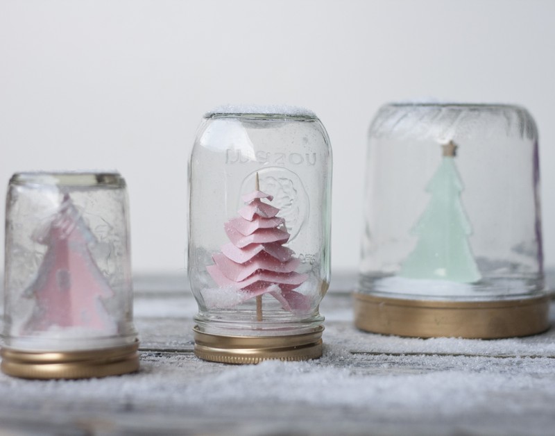 Schneekugel-basteln-Papier-Origami-Weihnachtsbaum-selber-machen