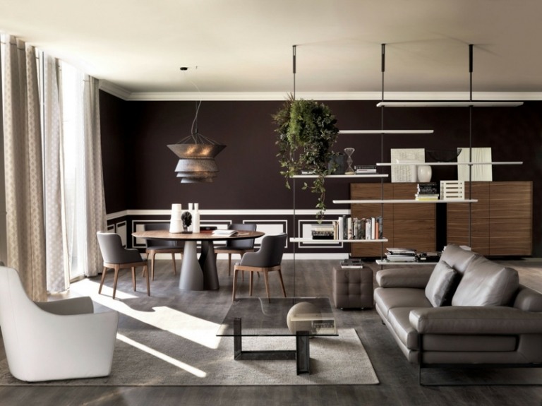 Wandgestaltung-Braun-Wohnzimmer-weisse-Decke-graues-Sofa