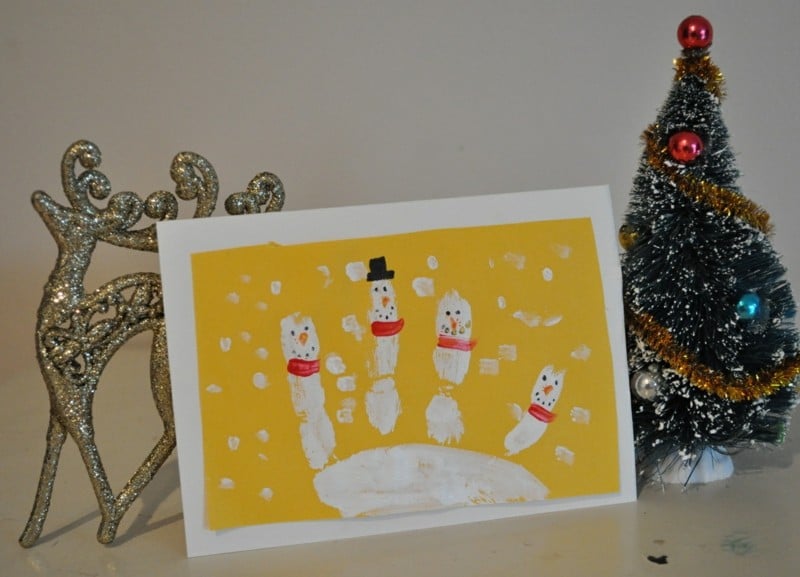Weihnachtskarten-selber-basteln-Schneemann-Kinderabdruecken-Ideen
