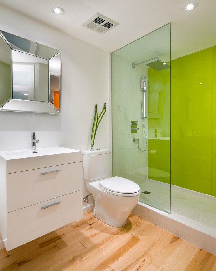 badezimmer-deckenleuchte-led-einbaustrahler-begehbare-dusche-glaswand-gruen