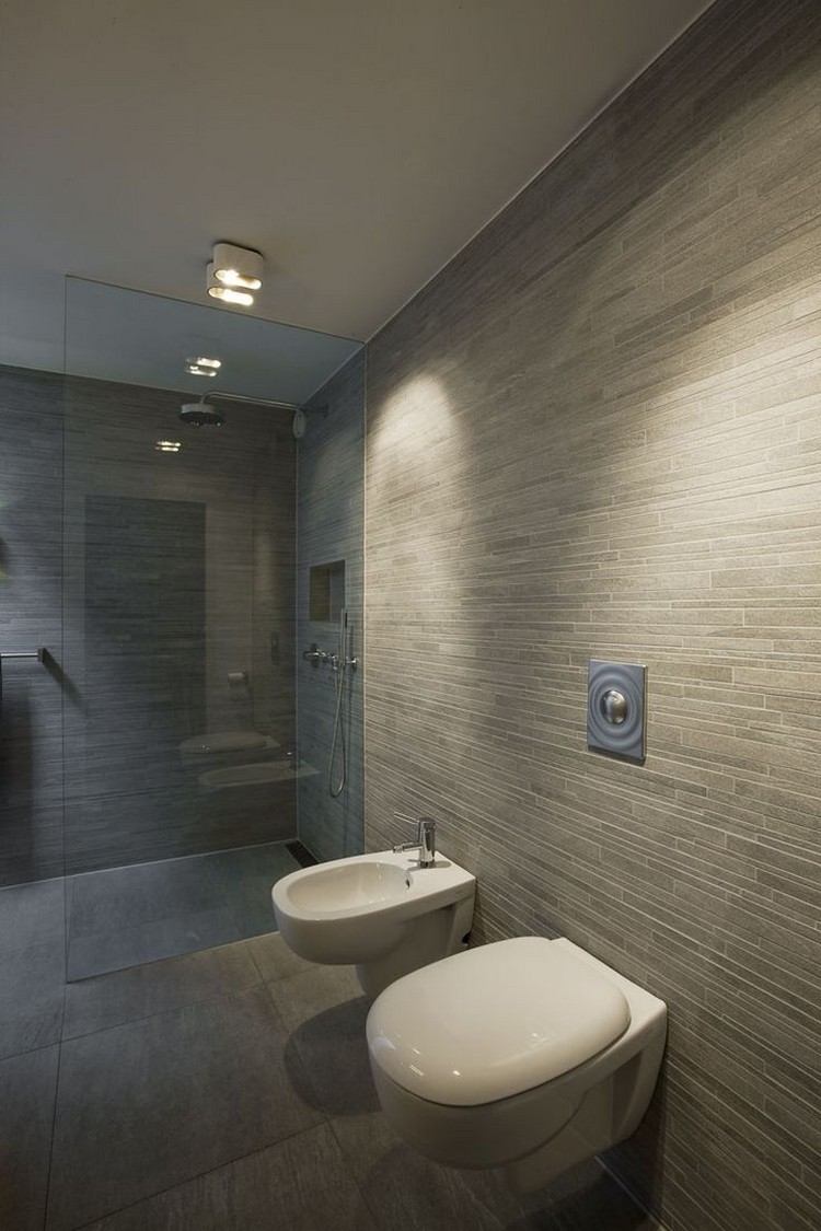 badezimmer-deckenleuchte-led-modern-oval-graue-fliesen-begehbare-dusche