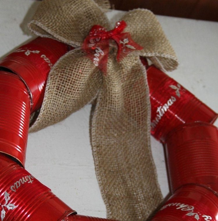 bastelideen-weihnachten-recycling-dekorieren-band-sackstoff-schleife