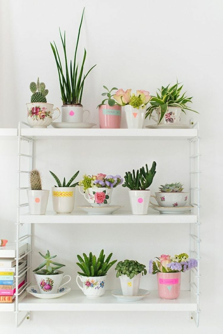 deko ideen fürs wohnzimmer vintage pflanzen behaelter tassen regal weiss