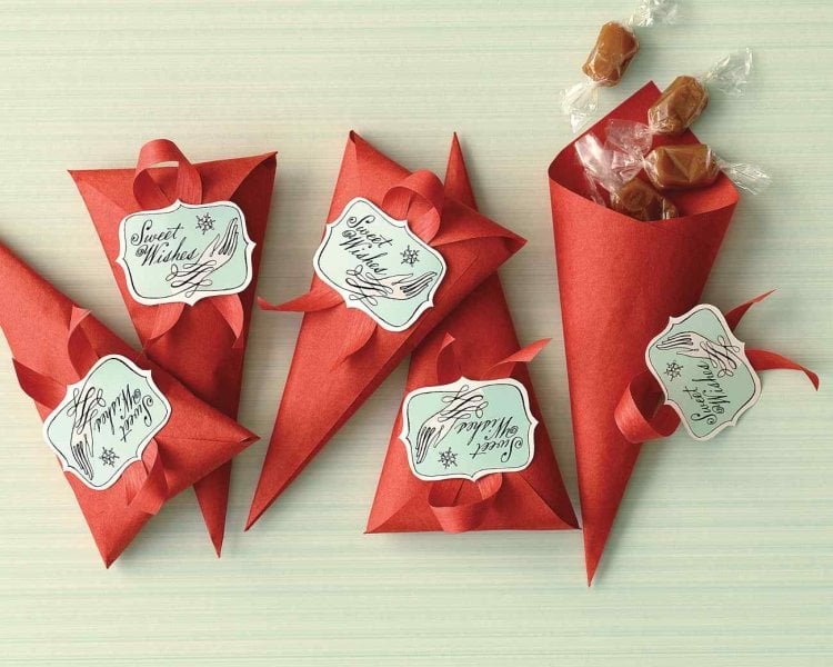 geschenke-verpacken-originell-ideen-basteln-spitzentuete-bonbons-rot-papier