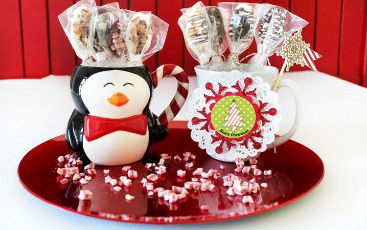 geschenkideen fuer weihnachten diy schokolade stiel tassen pinguin
