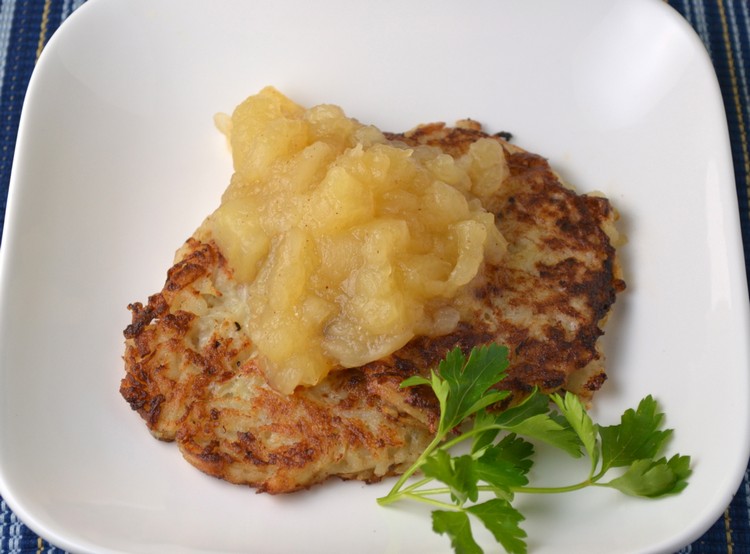 herbst-rezepte-brunch-ideen-kartoffelpfannkuchen-apfelmuss