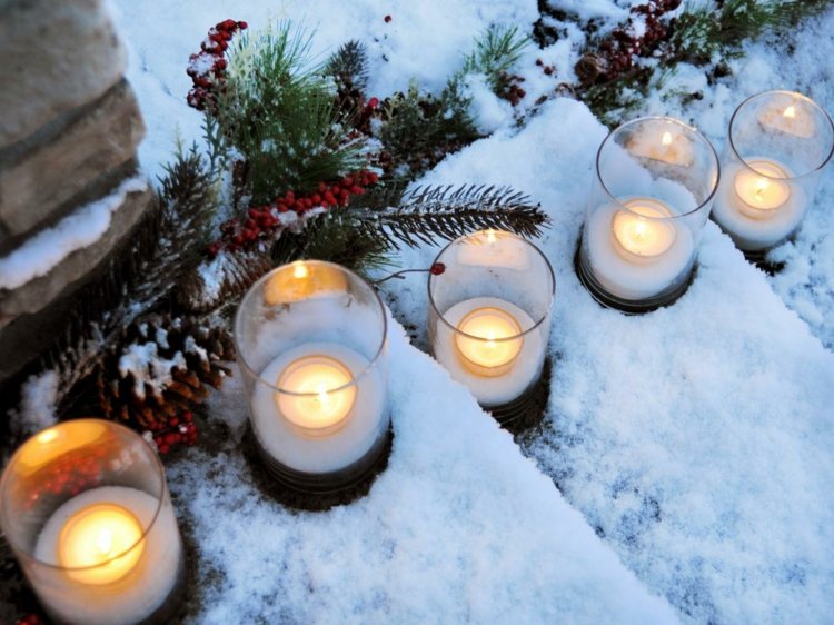 ideen weihnachtsdekoration garten stufen windlichter kerzen beleuchtung romantik