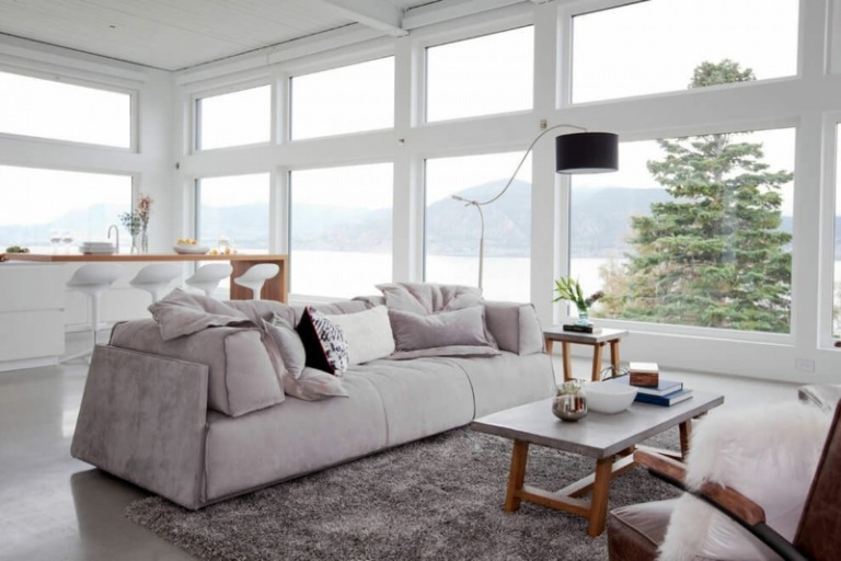 interieur weiss marmor hellgrau couch teppich hochflor fensterfront
