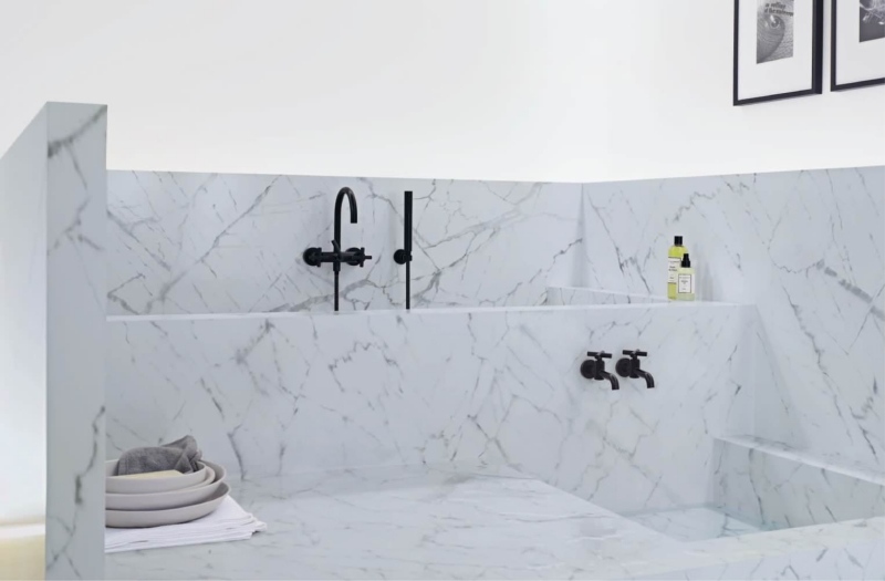 Küchenarmaturen und Badarmaturen in Schwarz -bad-mischbaterie-marmor-verspiegelt-modern-tera
