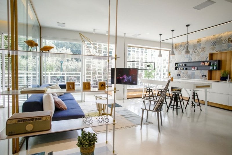 küchen design mit patchwork fliesen offen wohnzimmer sofa
