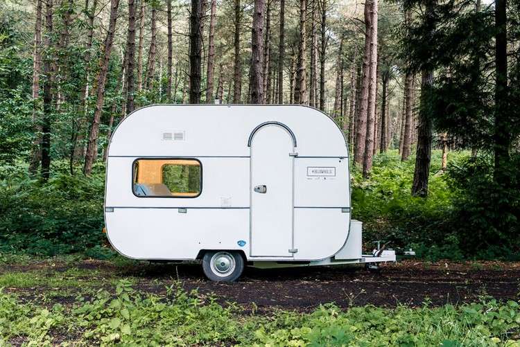 Mobiles Büro -mini-camping-anhaenger-aussen