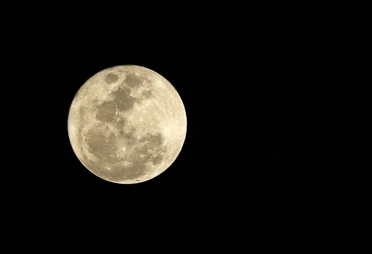 mond-lampe-luna-beleuchtung-mond-planet-weltall-bild