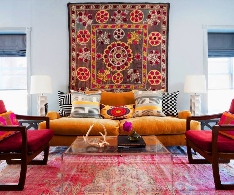 orientalische Wohnideen -wohnaccessoires-modern-eklektisch-einrichtung-rot-orange-ocker-couch-sessel-teppich-wanddeko