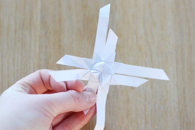 origami-weihnachten-stern-faltanleitung-froebelstern-diy-basteln-papier-falten-kreativ