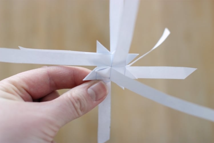 origami-weihnachten-stern-faltanleitung-froebelstern-weihnachtsdeko-papier-diy