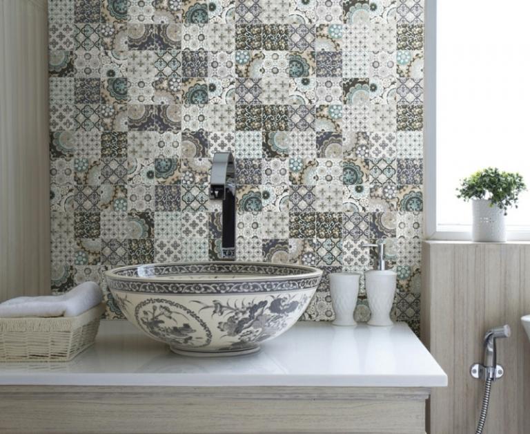 patchwork fliesen als küchenrückwand badezimmer rustikal stil waschbecken