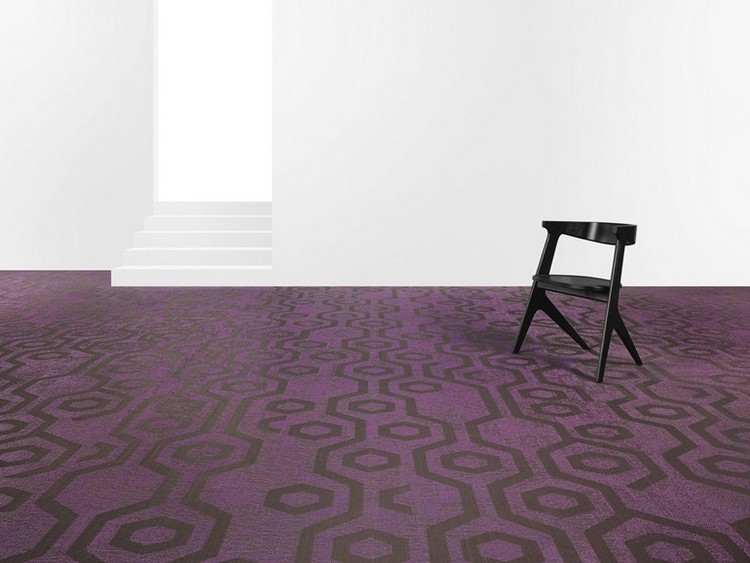 teppichboden-vinyl-stoff-fasern-geometrisch-lila-CREATE-FIGURO-BOLON