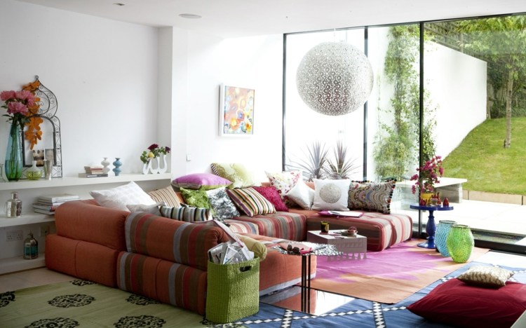 teppiche wohnzimmer bunt idee kombinieren pink blau beige bunt sofa