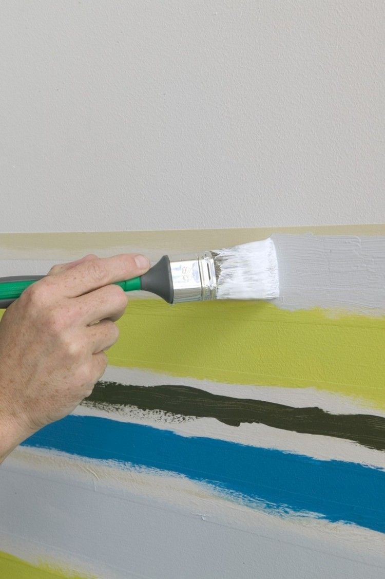 Wand streichen muster-selber-machen-streifen-drei-farben
