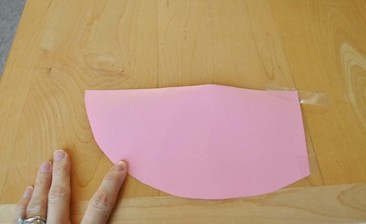 weihnachtsdeko-modern-selber-machen-karton-papier-pink-ausschneiden