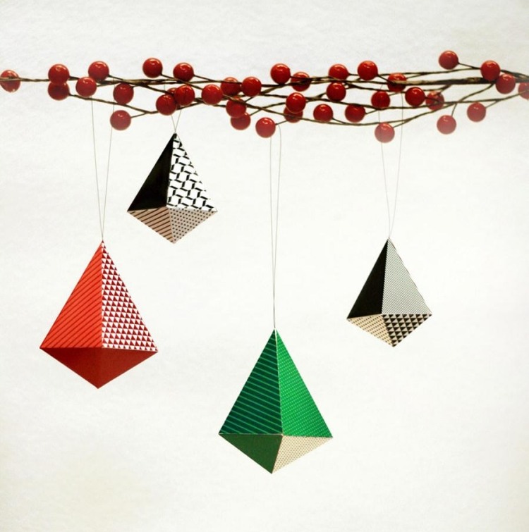 weihnachtsdeko-selber-basteln-modern-papier-hohlkoerper-figuren-pyramide-buntpapier