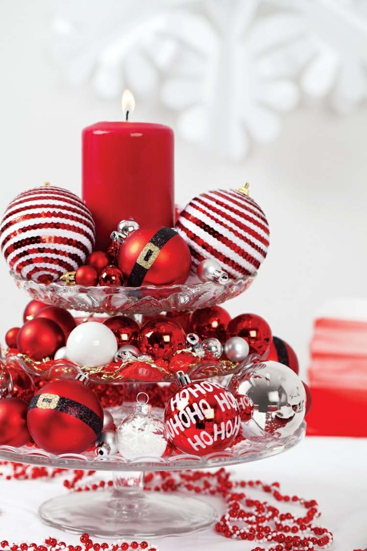 weihnachtsdekoration ideen dessert staender weihnachtskugeln rot weiss kerze